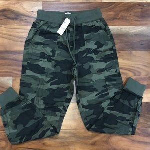 Garage camo pants